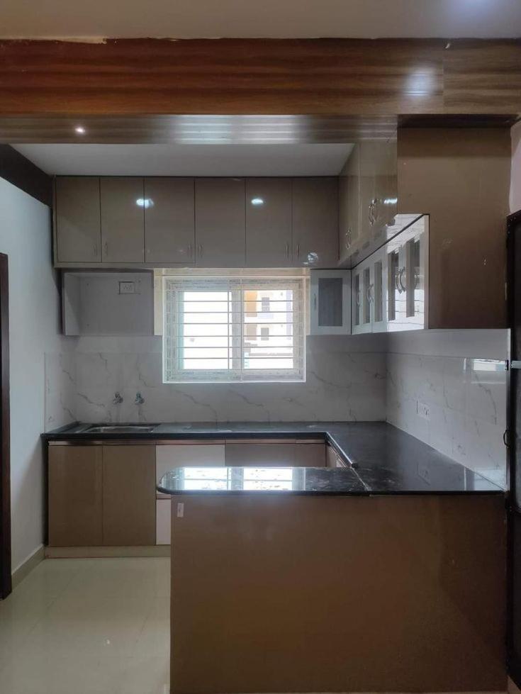 Mauli Hotel Лаваса Экстерьер фото